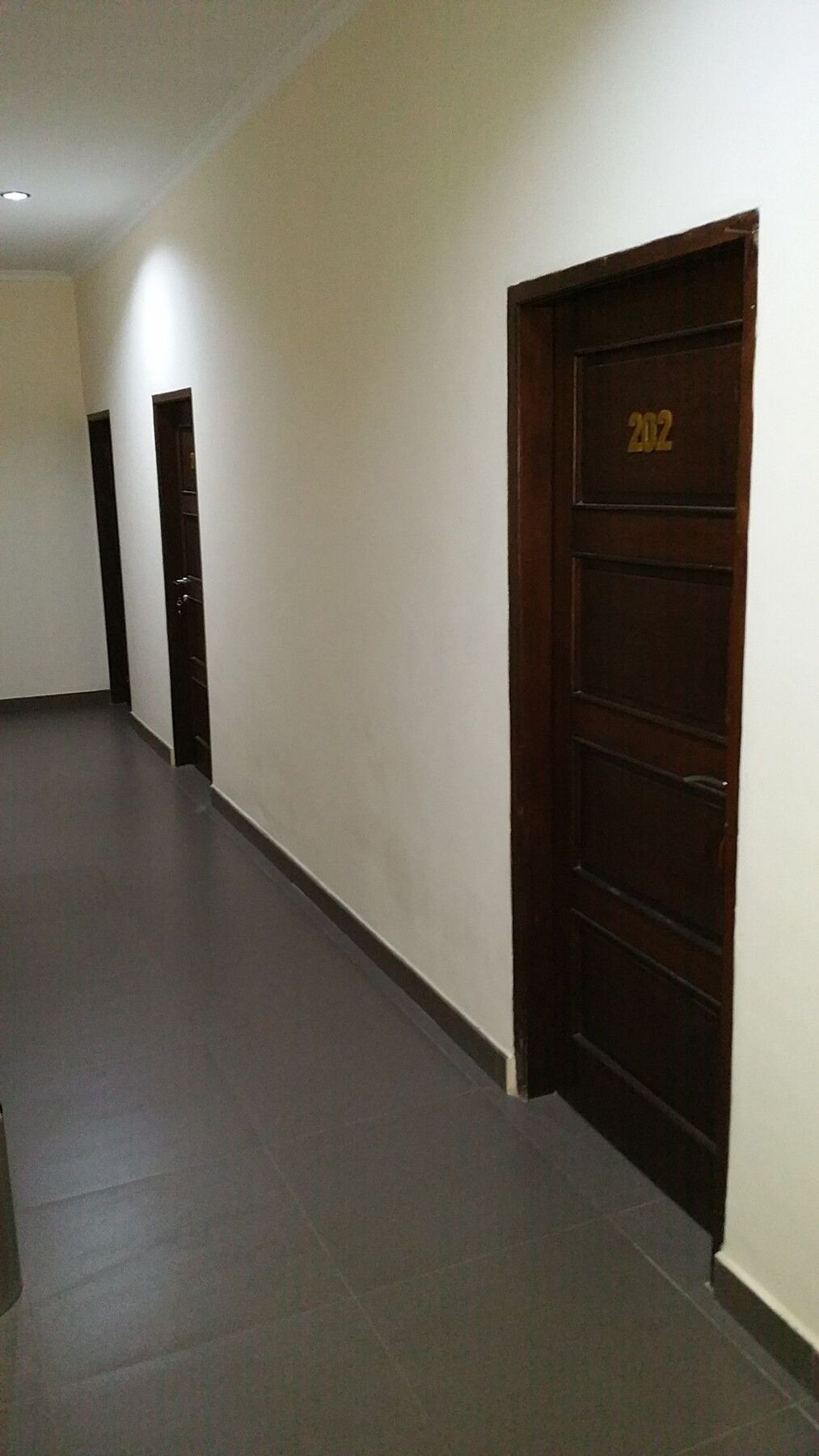 Legenda Beril Hostel Makassar Exterior foto