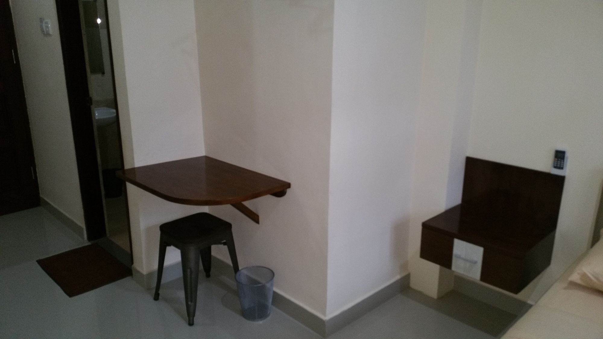 Legenda Beril Hostel Makassar Exterior foto